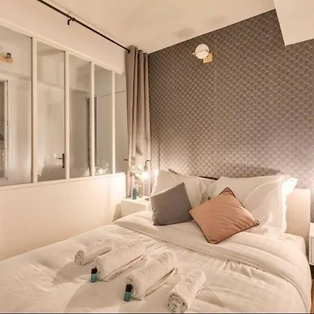 Appartement Quartier Plaine-Monceau 8P Rdc * Parigi